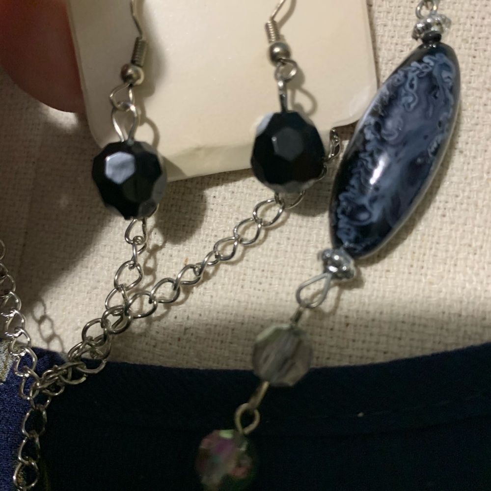 Fashion Necklace and Earring Set - Picture 2 of 4